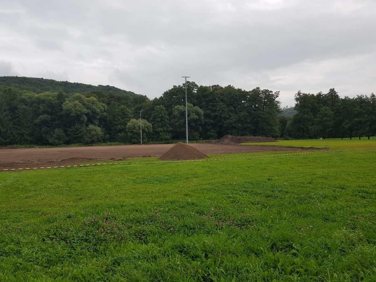 Kunstrasen: Bauarbeiten in Bad Liebenstein gestartet